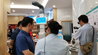 南昌市領(lǐng)導(dǎo)蒞臨東方紅社區(qū)鄰里中心“攜康·健康小屋”考察工作