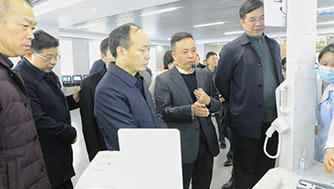 常德市委書記周德睿，市長鄒文輝率隊參觀視察湖南攜康智慧醫(yī)療體驗(yàn)中心項目