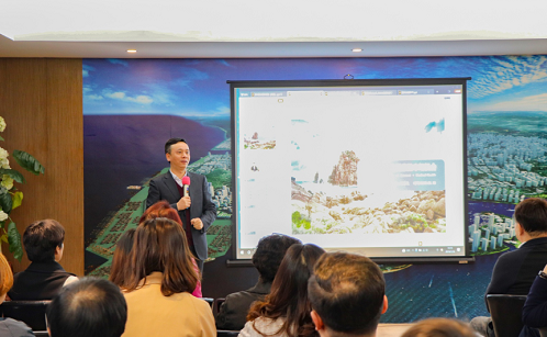 攜康科技董事長(zhǎng)潘希文做主題演講 攜康科技董事長(zhǎng)潘希文做主題演講