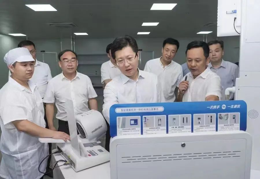 2022年，市委書記郄英才一行考察攜康智慧醫(yī)療產(chǎn)業(yè)園
